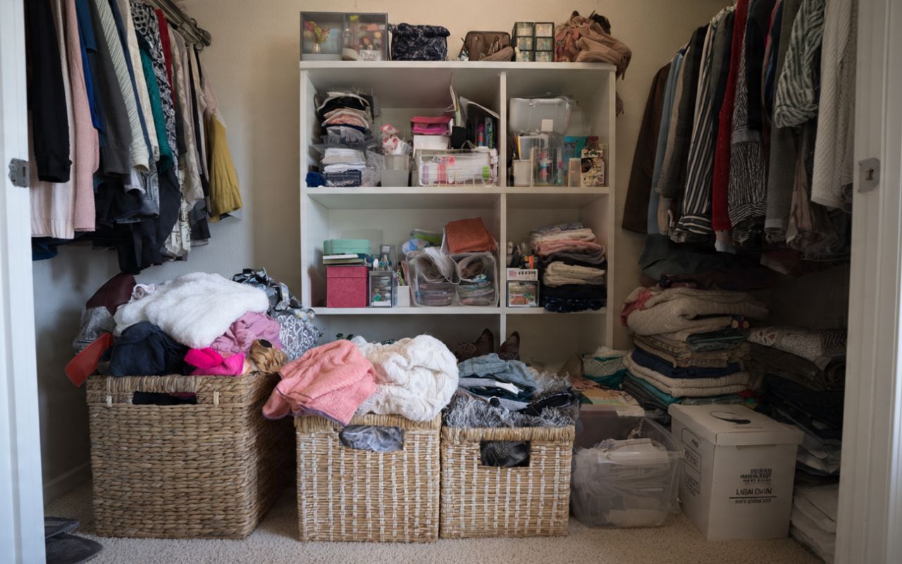 Pre-move minimization steps in a Bay Area home during a New Year Declutter Checklist in Bay Area